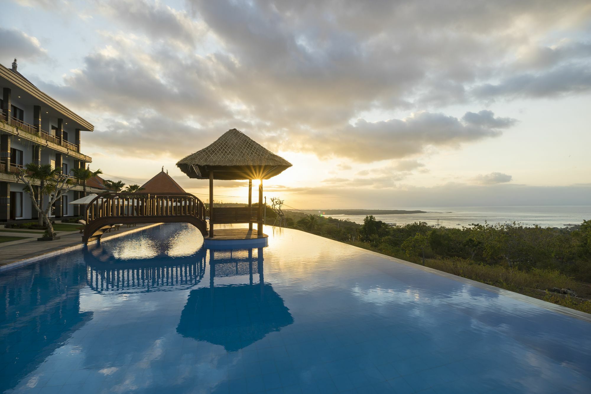 Semabu Hills Hotel Nusa Penida Toyapakeh Exterior photo